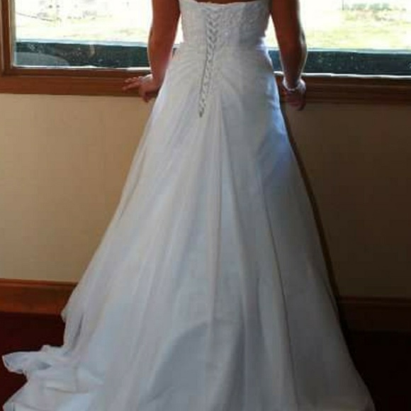 David's Bridal Wedding Dress - Picture 5 of 7